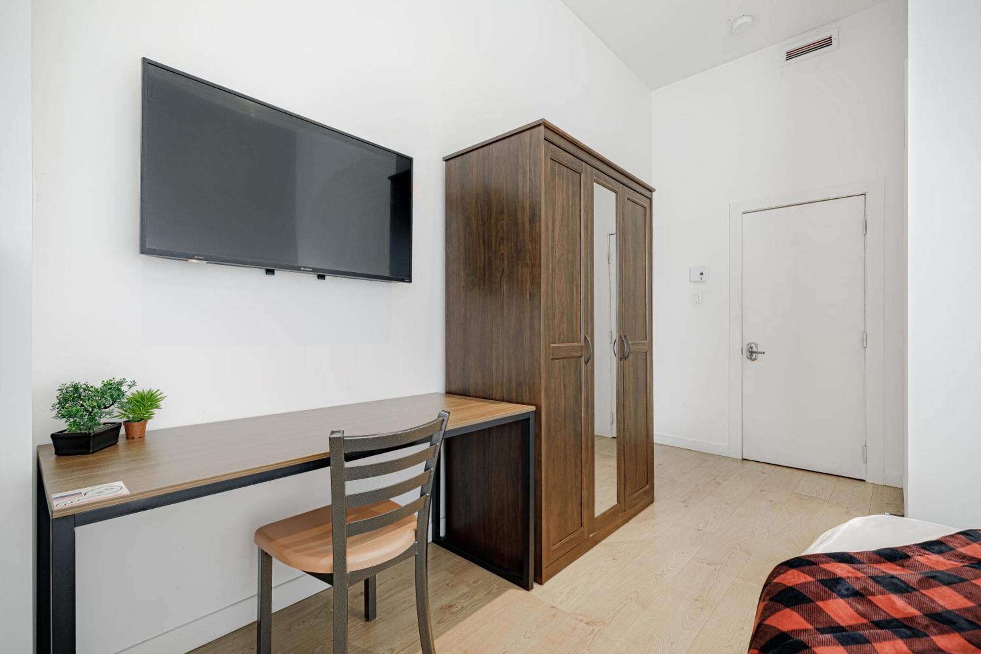 Homa Homestay Hotel By Olympic Stadium Montreal Auberge-Hostel Exteriör bild