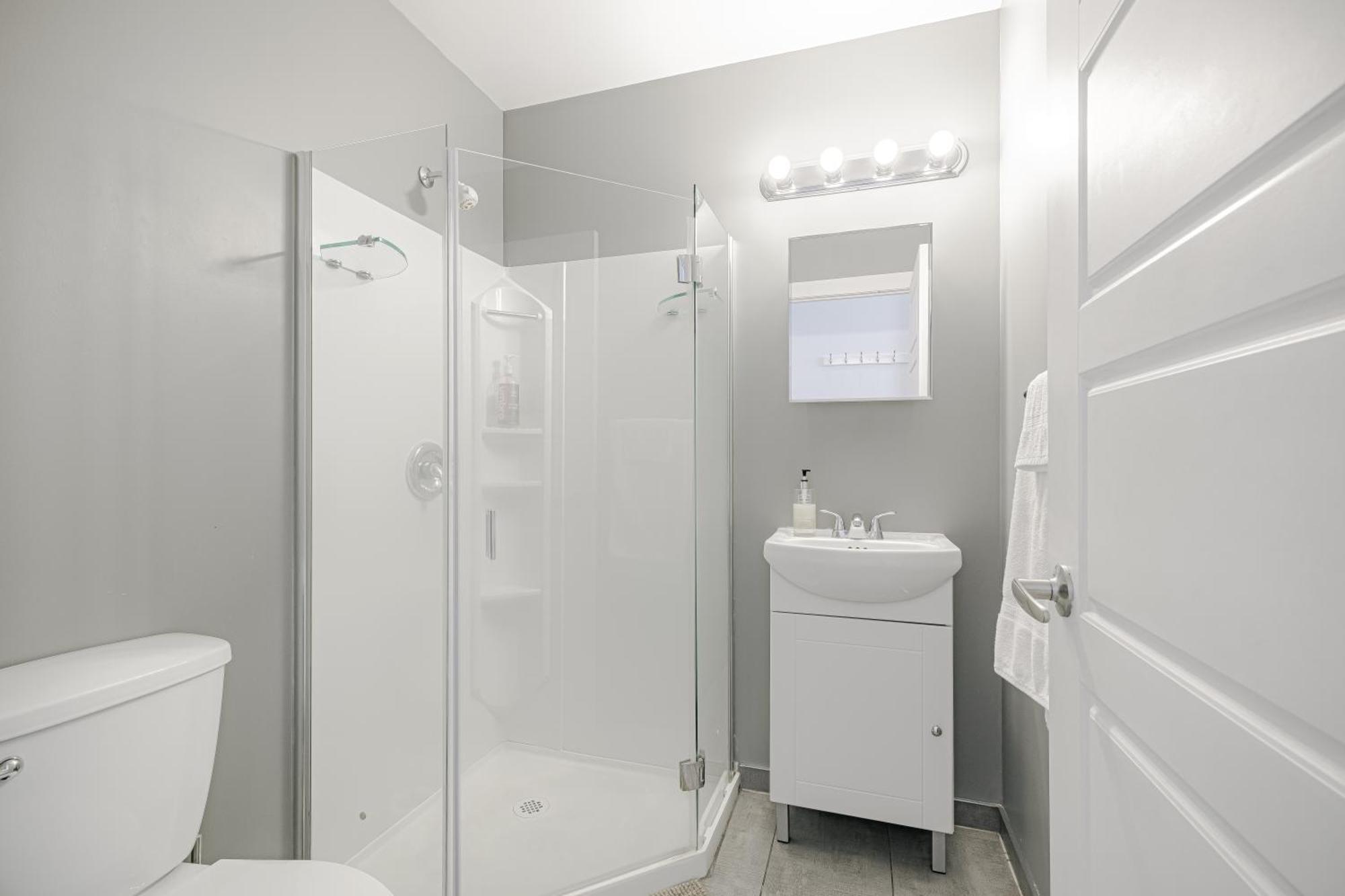 Homa Homestay Hotel By Olympic Stadium Montreal Auberge-Hostel Exteriör bild