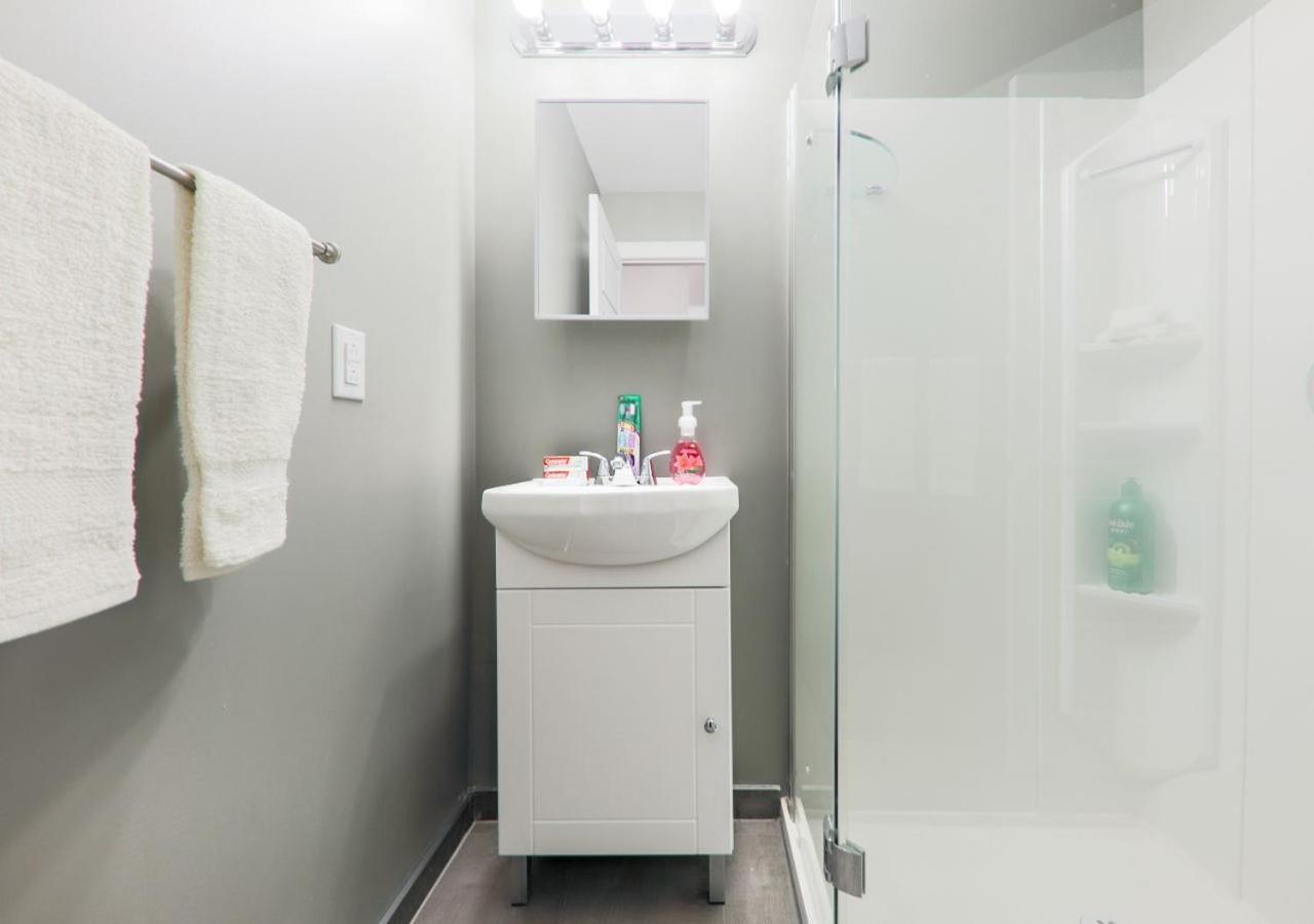 Homa Homestay Hotel By Olympic Stadium Montreal Auberge-Hostel Exteriör bild